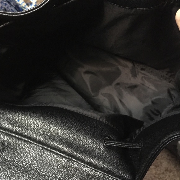 VICTORIA’S SECRET Black Drawstring Cinch Backpack - Picture 6 of 7